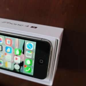 Apple iPhone 4S - Black